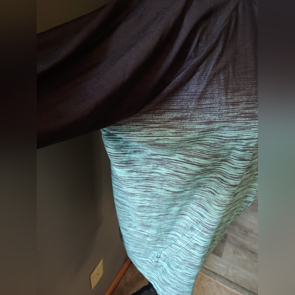 LulaRoe Amber hoodie - Picture 2 of 4